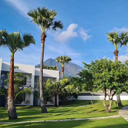 Palm Springs Bali Dive Resort Туламбен Экстерьер фото