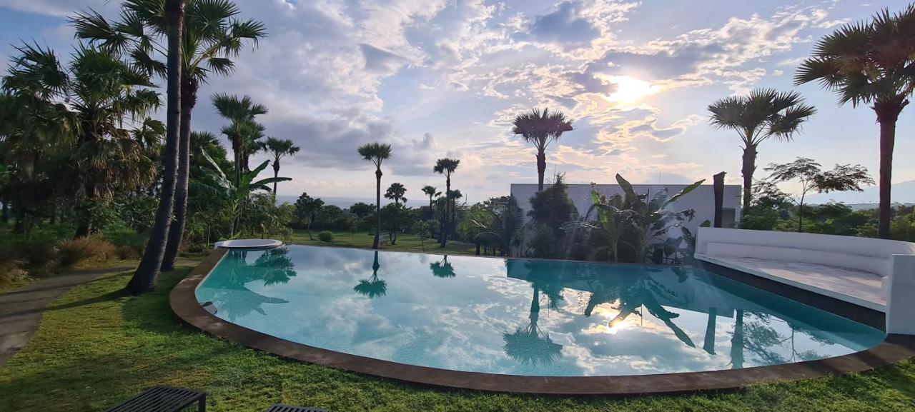 Palm Springs Bali Dive Resort Туламбен Экстерьер фото